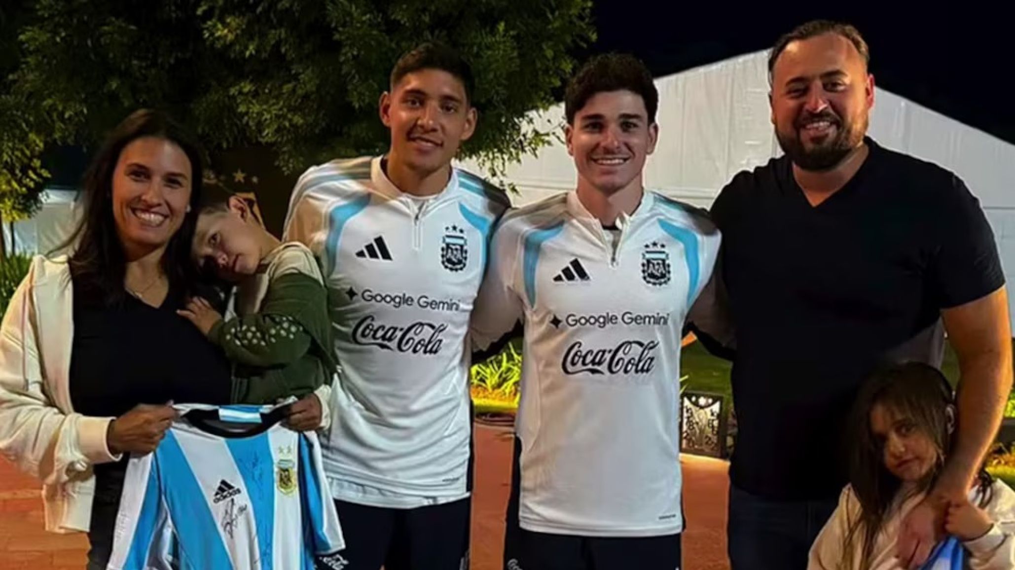 "¿Esos gustos eligieron?": el pedido de 6 kilos de helado de la Selección desató polémica en redes