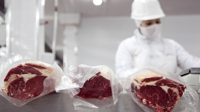 Alerta roja: China rechazó 22 toneladas de carne argentina y suspendió un frigorífico clave