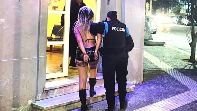 Madrugada violenta en Comodoro: dos mujeres a las piñas a la salida de Ibiza