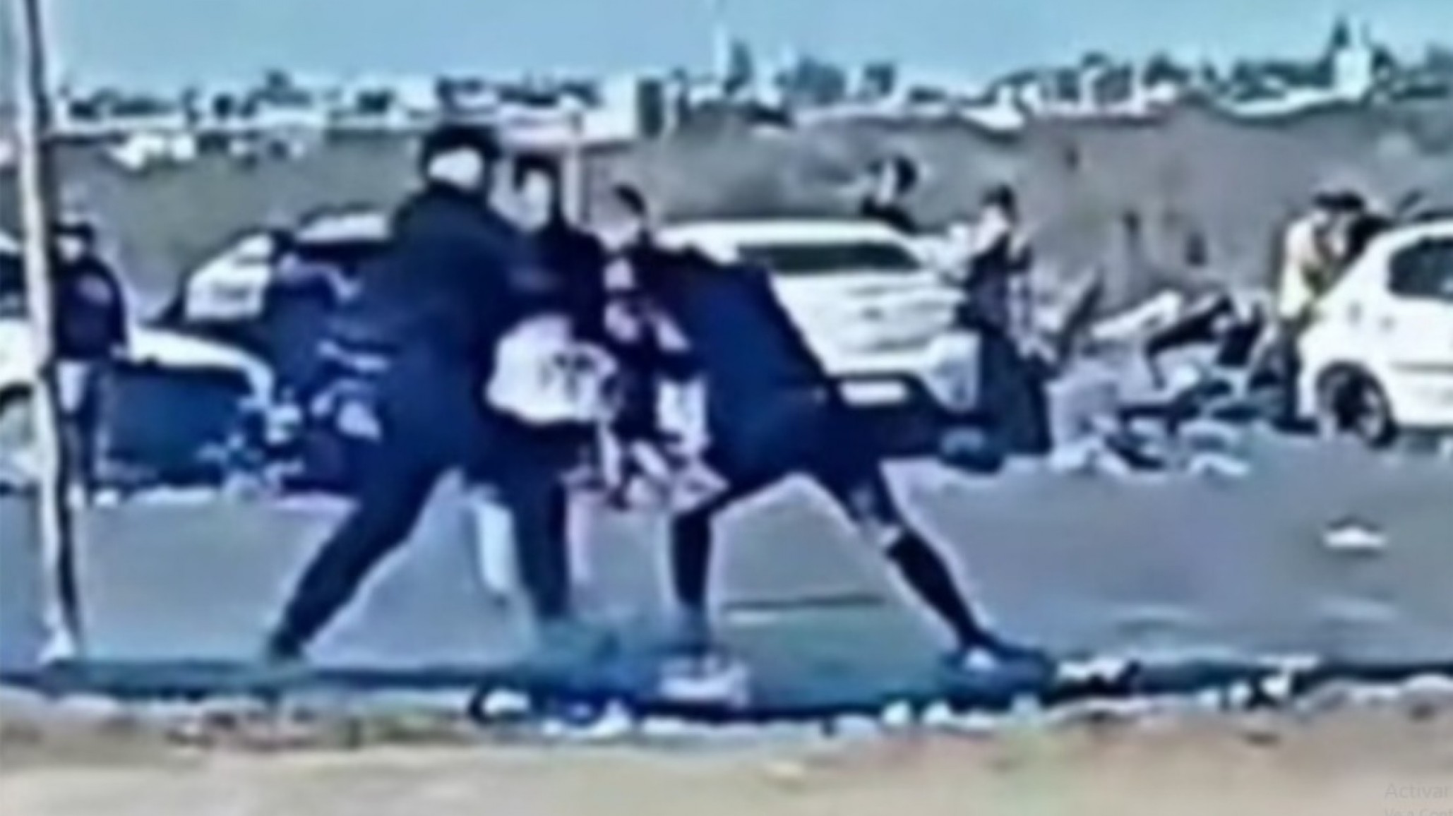 Papelón en Trelew: un árbitro dirigía con tobillera electrónica e intentó escapar de la policía