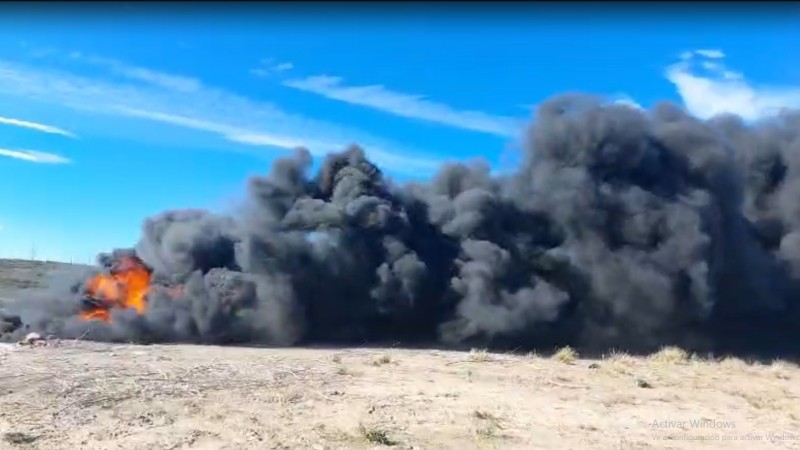 Kilómetro 3: Bomberos solicitan maquinaria pesada para controlar un incendio