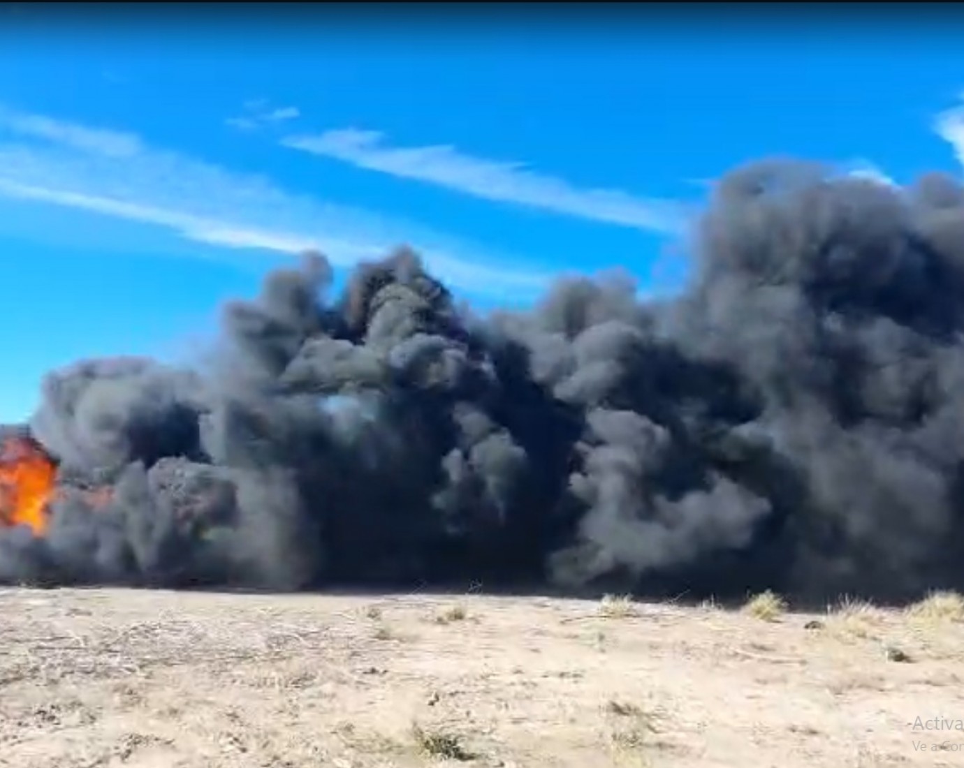 Kilómetro 3: Bomberos solicitan maquinaria pesada para controlar un incendio