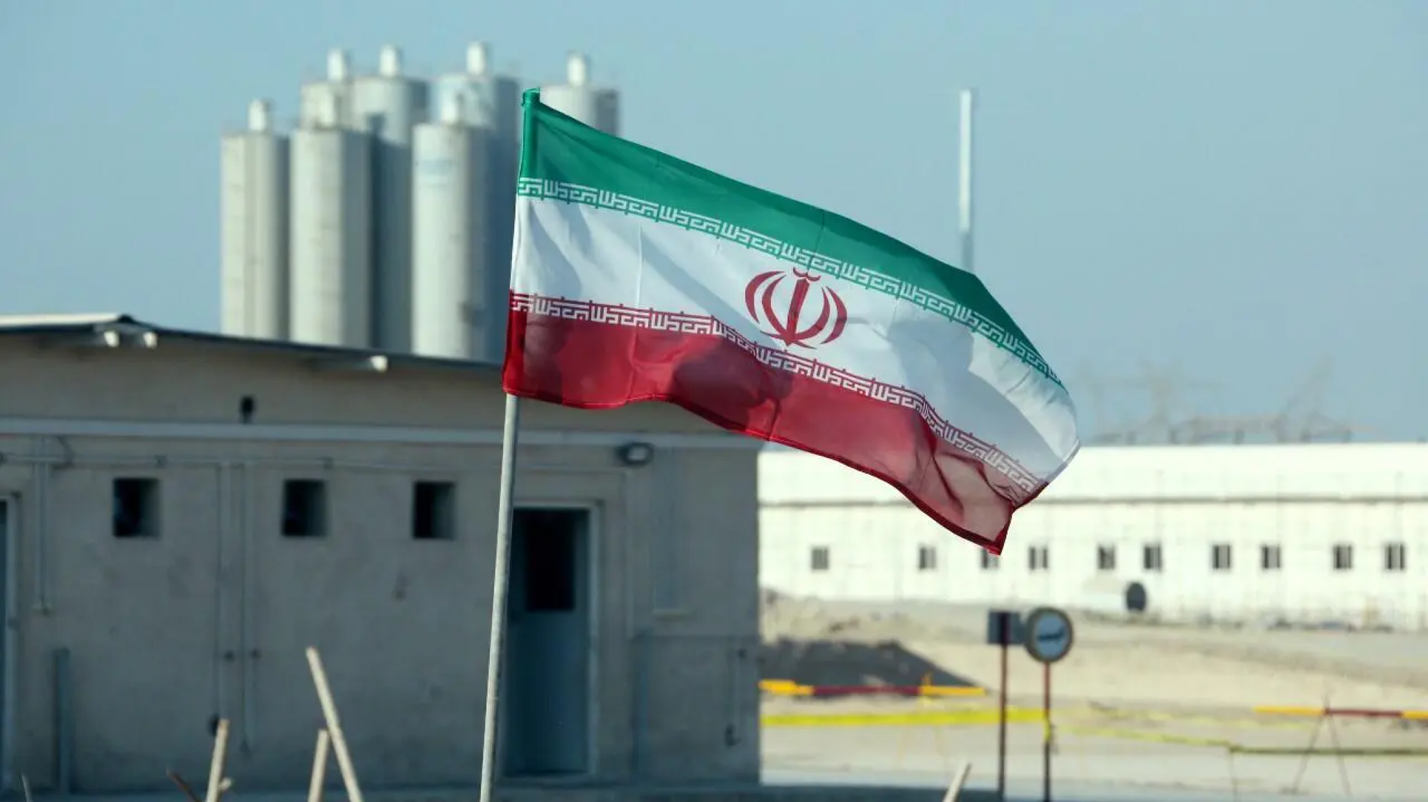 Irán amenaza con retirarse del tratado nuclear y crece la tensión en Medio Oriente