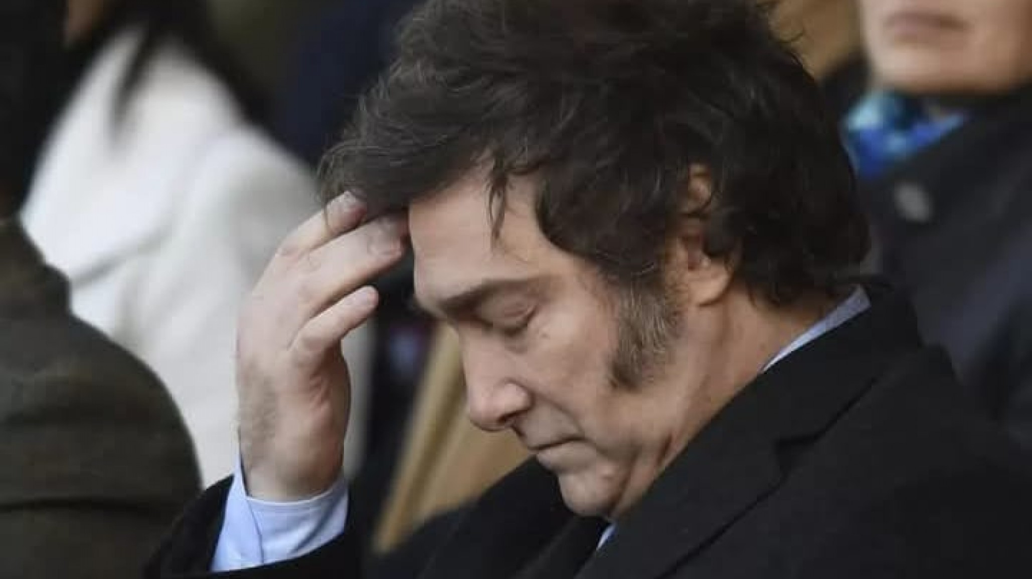 El adelantamiento electoral avanza al ritmo del descrédito