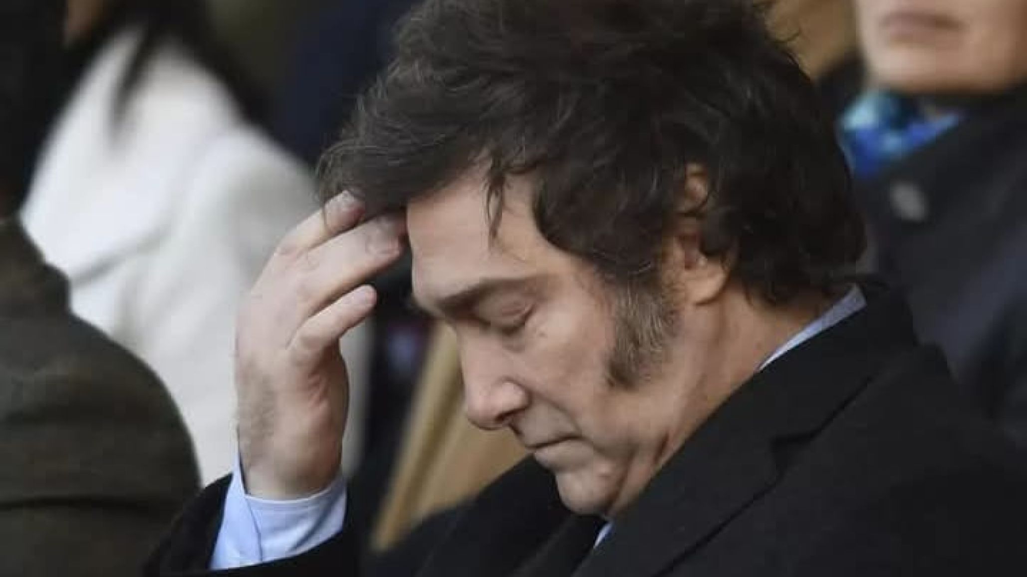 El adelantamiento electoral avanza al ritmo del descrédito