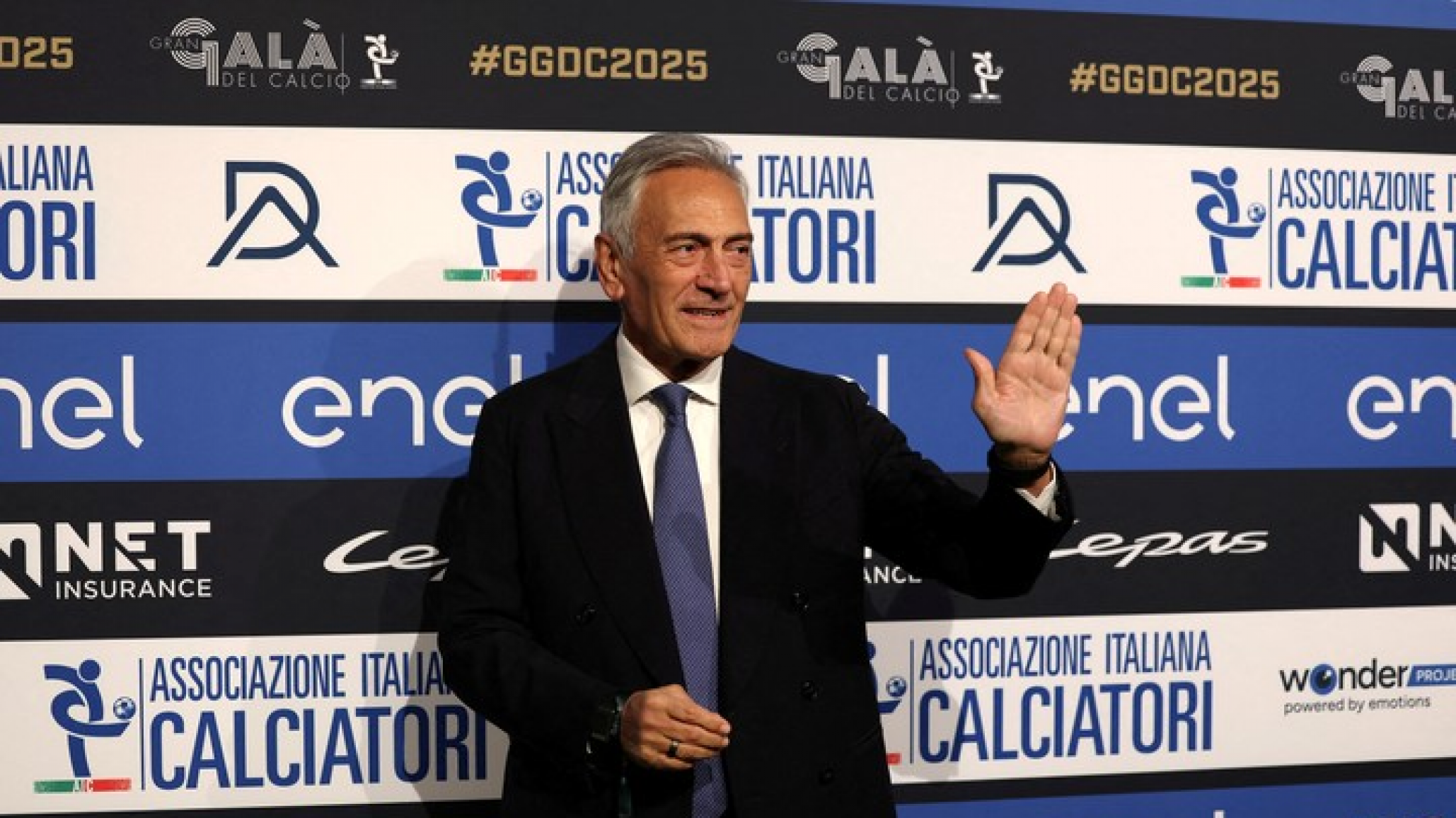 Tras quedar fuera del Mundial, renunció el presidente del fútbol italiano