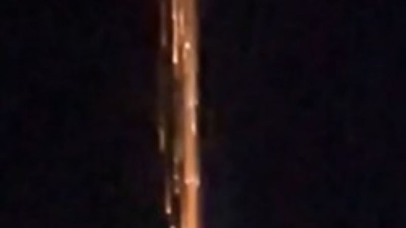 Objeto espacial ilumina el cielo y genera misterio: ¿basura espacial, cometa o restos de misión Artemis?