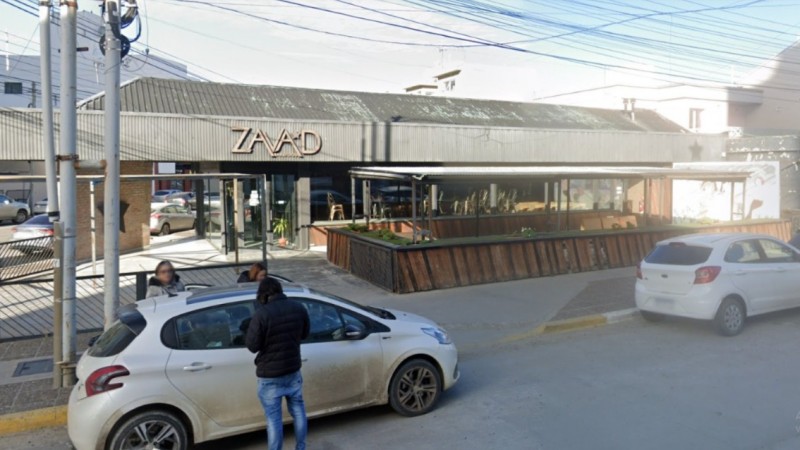 Cerró un local céntrico y se profundiza la crisis gastronómica: en días también bajó la persiana el histórico Café Kennedy