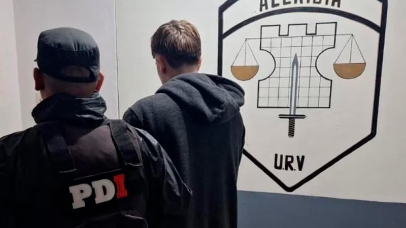 Detuvieron a un adolescente que amenazó con una masacre escolar: tenía un arma