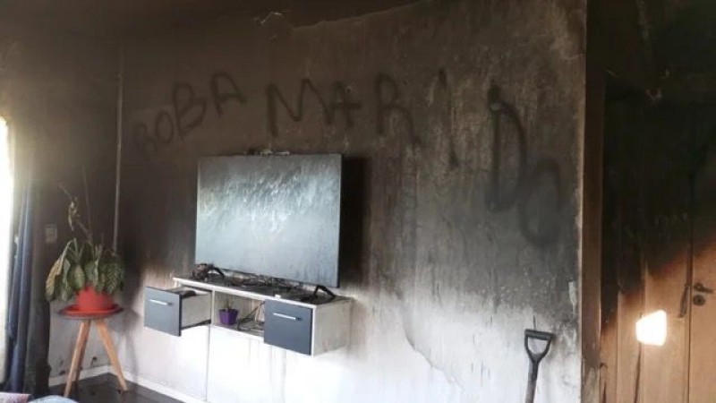 "Roba marido": incendiaron una casa con un claro mensaje y murió una mascota
