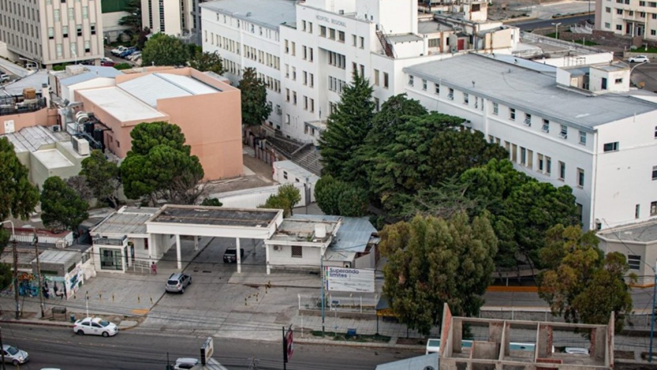 "Usaron el sello de mi mamá durante 10 años": denuncia por falsificación en el Hospital Regional de Comodoro