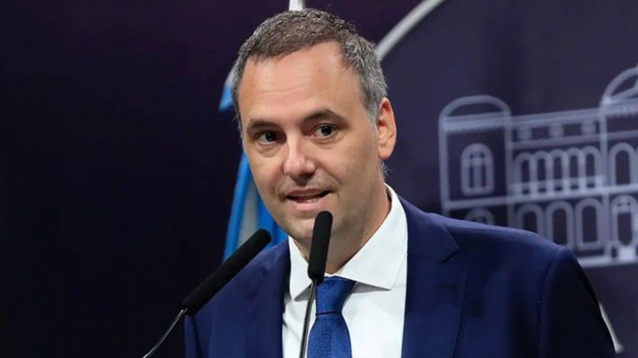 Adorni y su "milagro económico": apareció otra jubilada que le prestó US$ 100 mil y ya son tres jubiladas por un total de US$ 300 mil