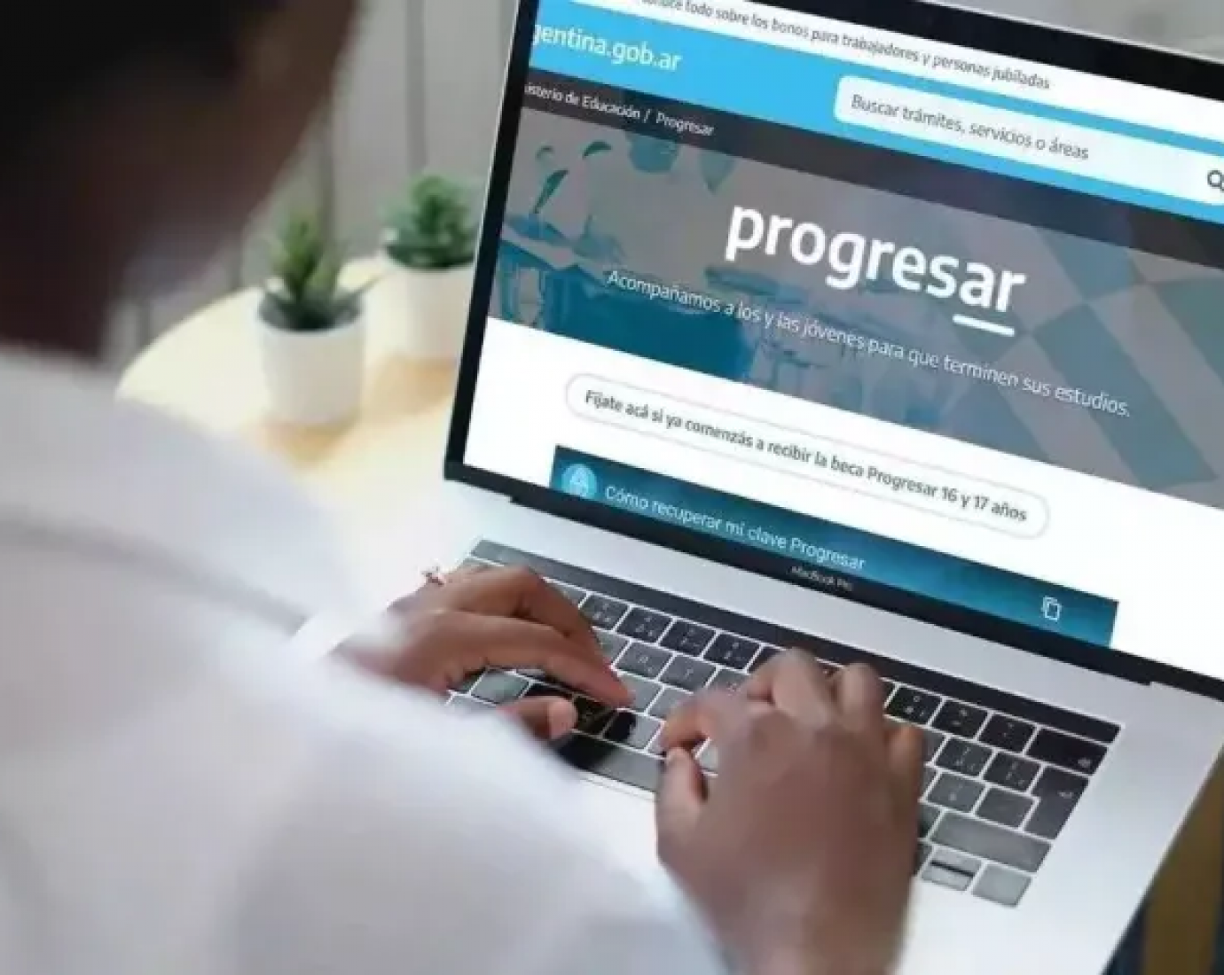 Becas Progresar: ANSES confirmó quiénes pueden acceder a la línea Superior