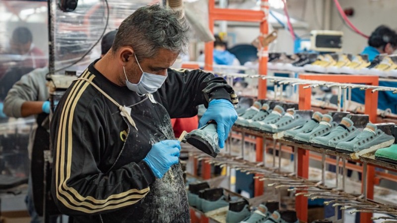 John Foos le dice adiós al "Industria Argentina": Sus próximas zapatillas vendrán de China