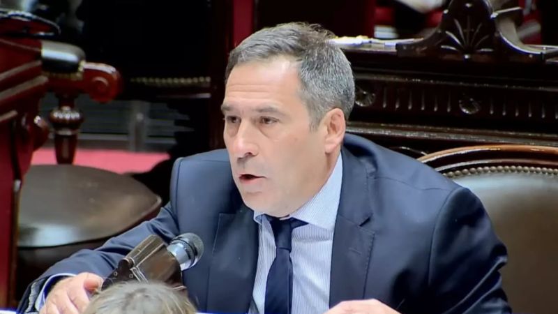 Luque y otros diputados peronistas solicitaron una investigación contra las billeteras virtuales y las financieras
