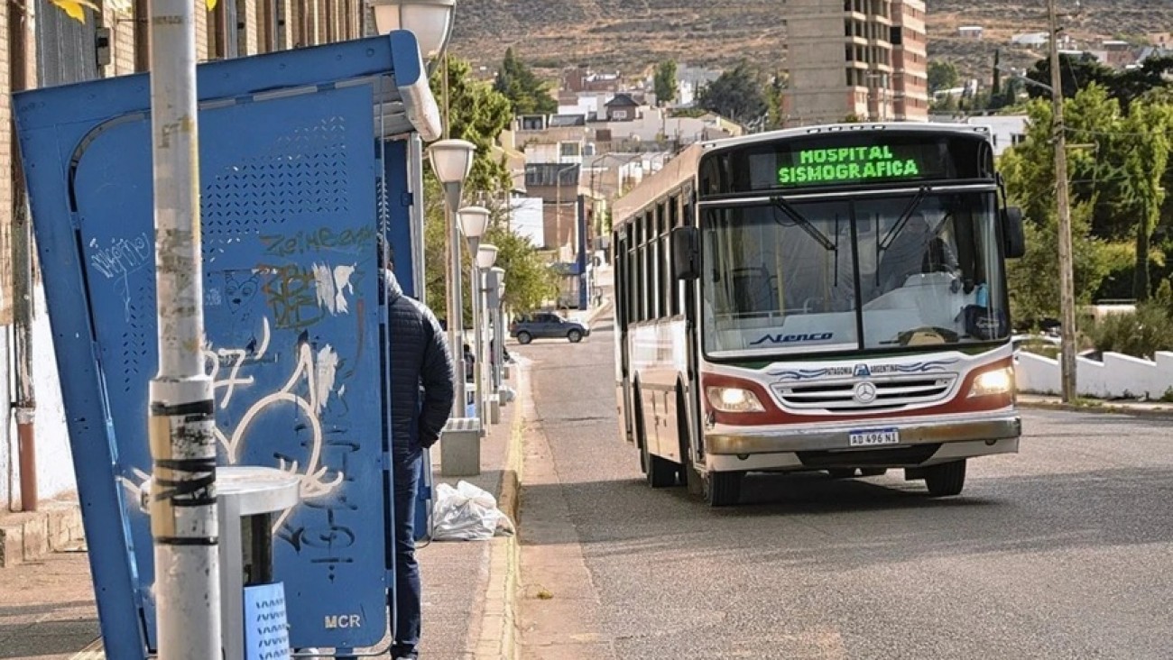 Transporte: depositan $1.300 millones para evitar el paro de colectivos este viernes