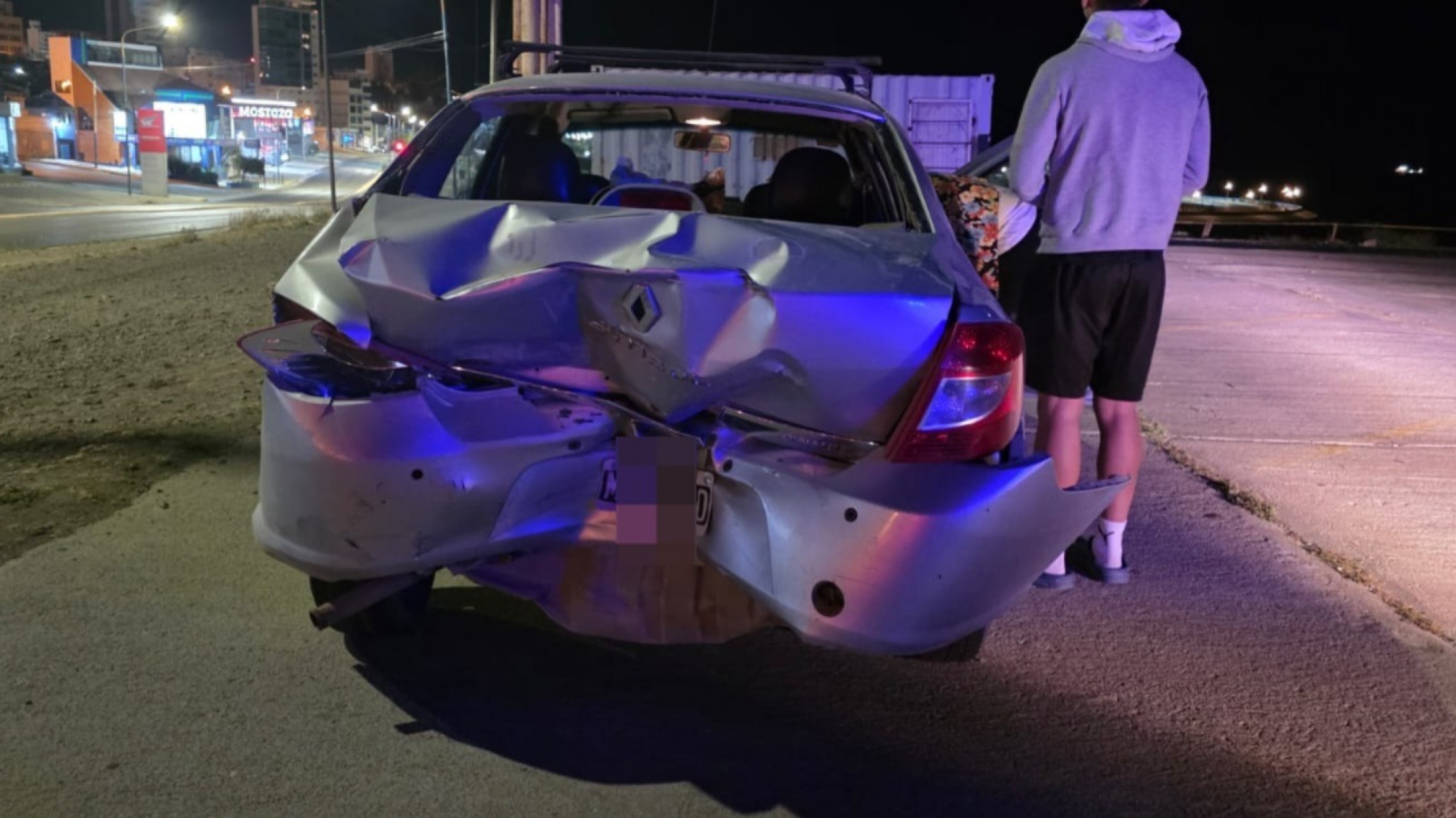 La chocaron de atrás frente a Diarco y el conductor se dio a la fuga