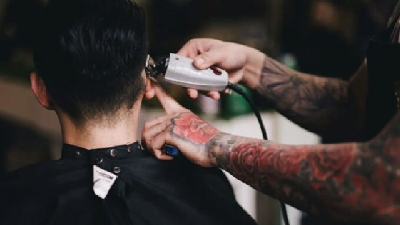 Tijeras que ayudan: Comodoro se prepara para una nueva edición del "Corte Solidario"