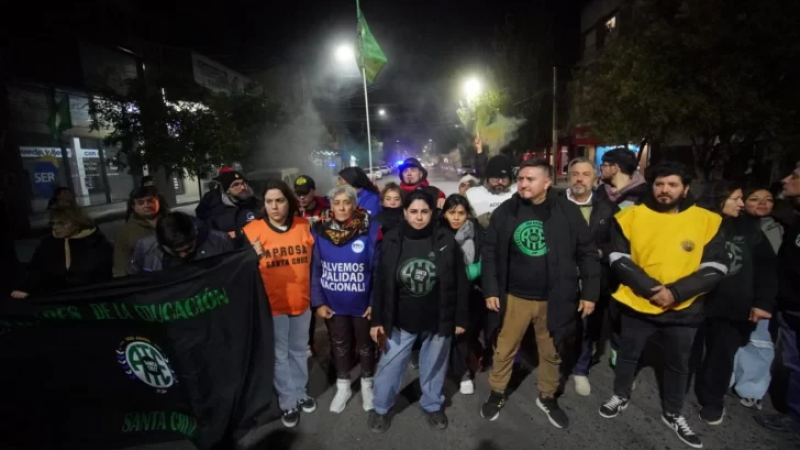 Tensión en Santa Cruz: ATE se instaló en el Consejo Provincial de Educación y exige la liberación de dirigentes detenidos