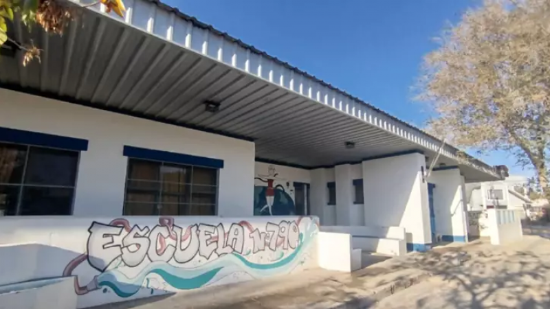 Evacuaron una escuela en Madryn por un mensaje intimidatorio en un baño: investigan si está vinculado a un reto viral