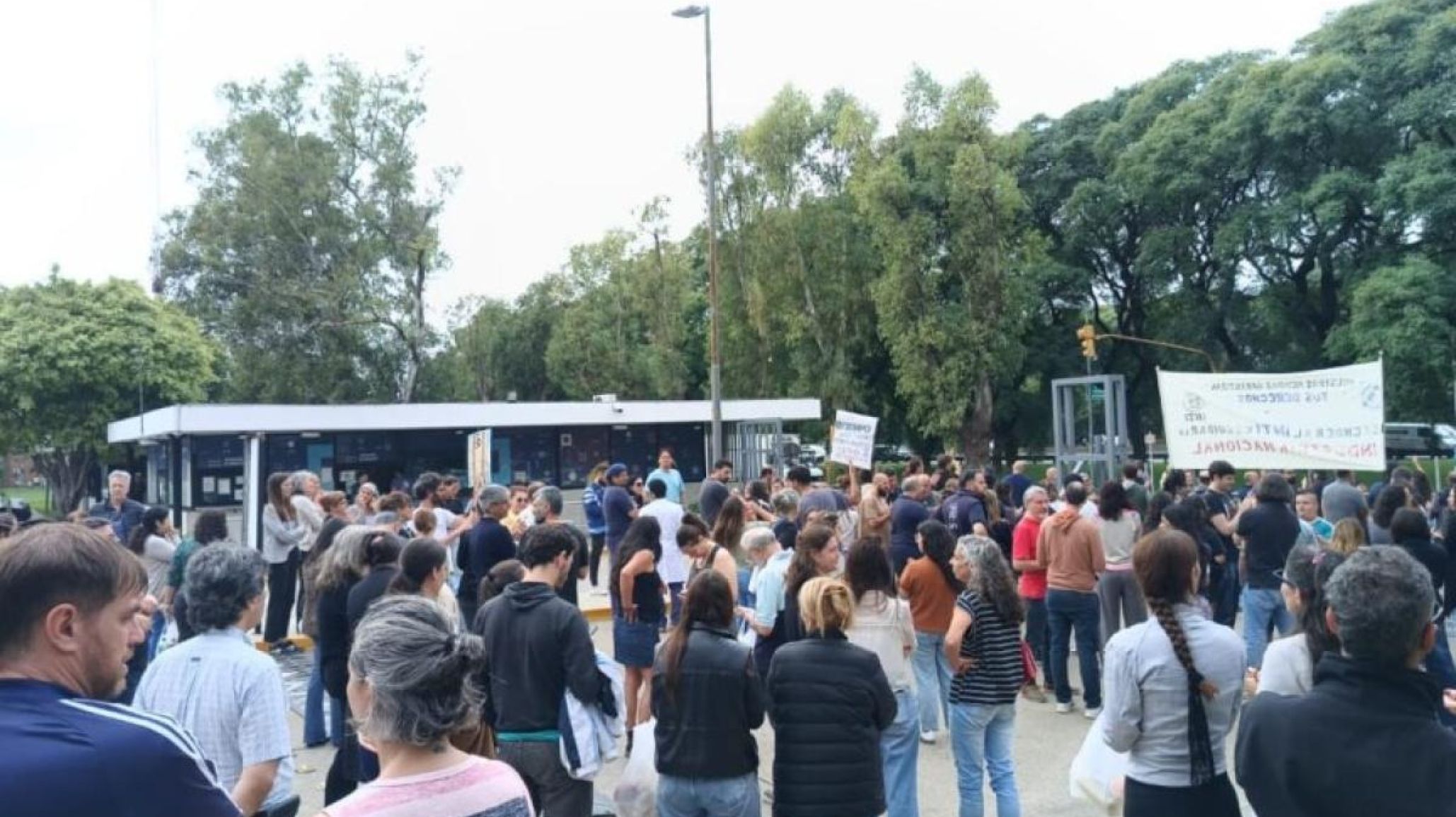 "Es el certificado de defunci髇 del INTI": trabajadores denuncian vaciamiento y alertan por riesgos para la sociedad