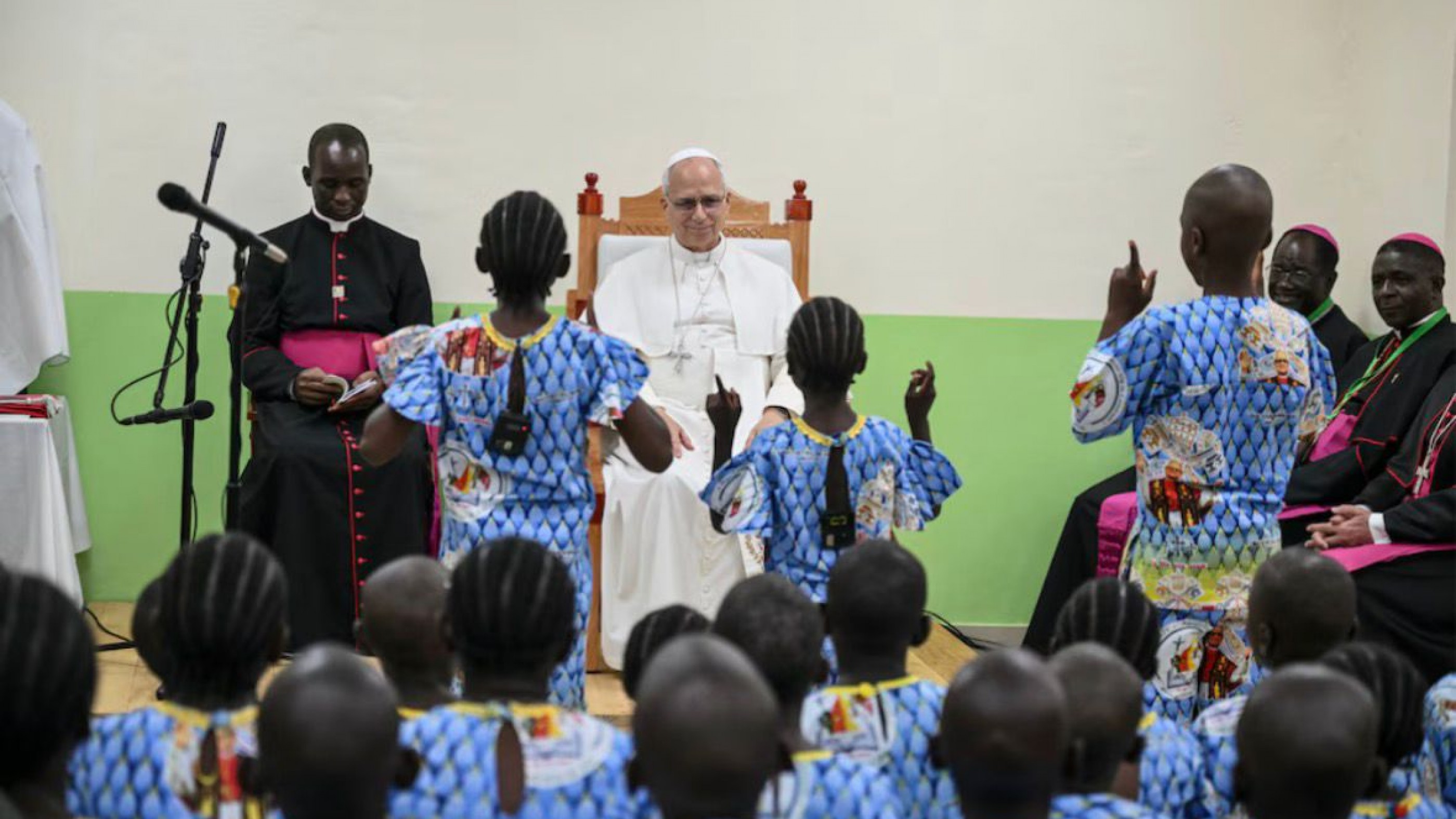 Mensaje contundente del Papa: "El mundo está siendo destruido por tiranos"