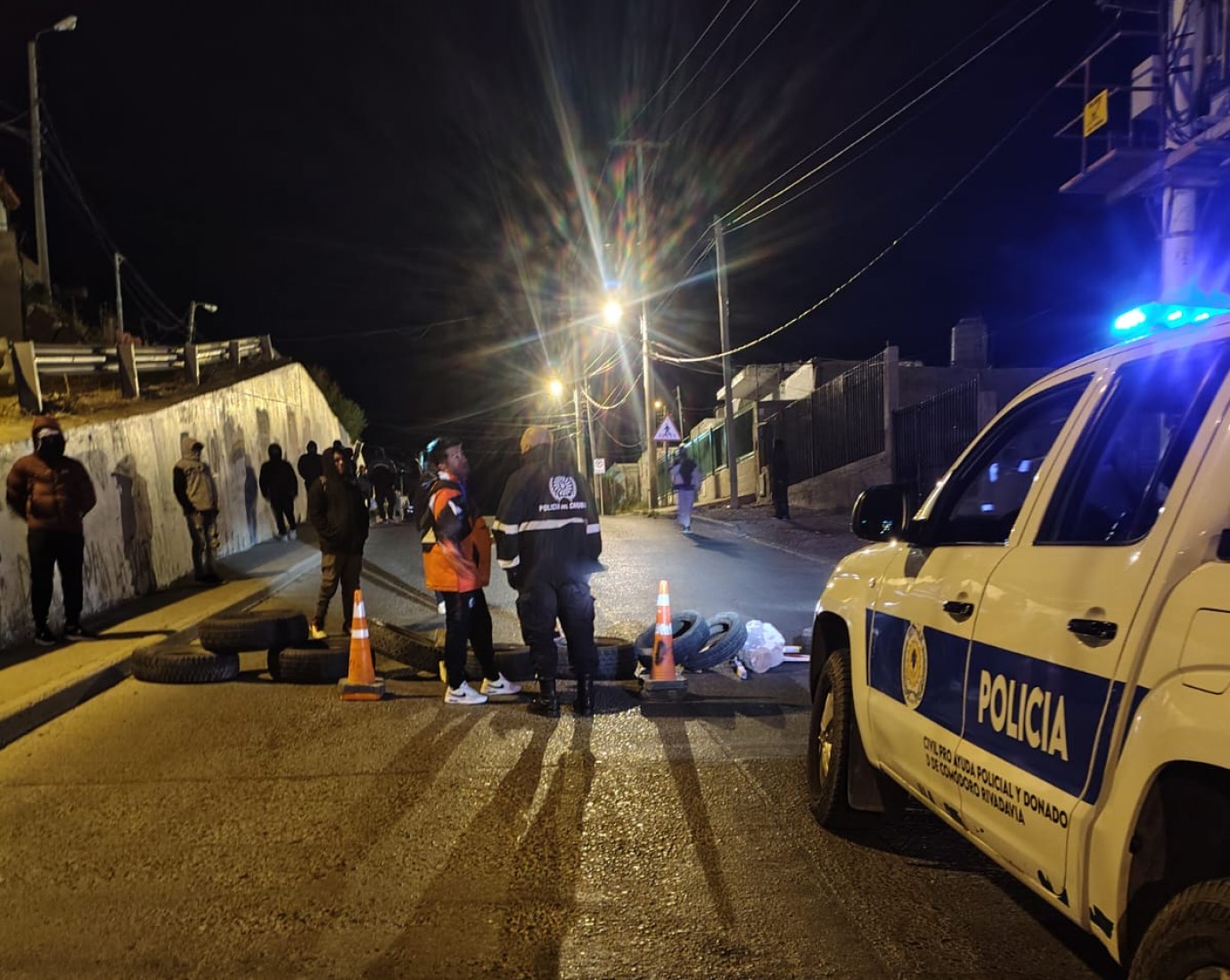 Vecinos del camino centenario levantaron el corte tras reunirse con el intendente
