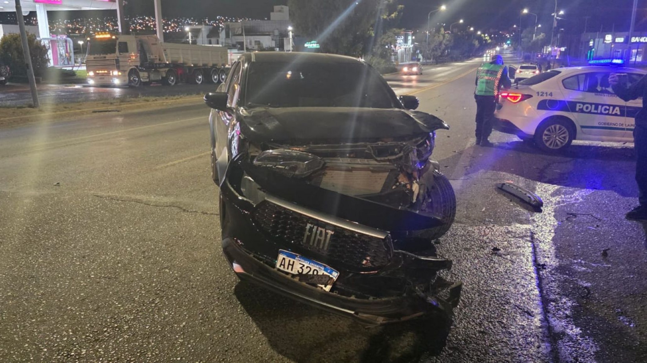Choque en Comodoro: dos autos colisionaron en Yrigoyen y Roca