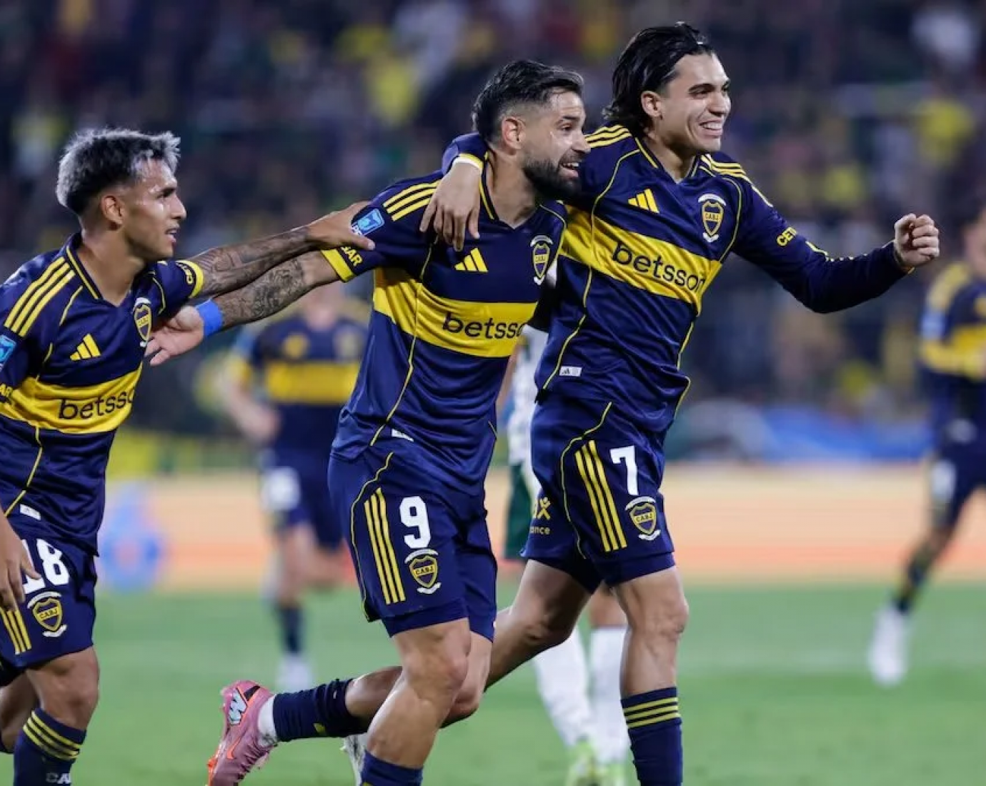 Boca goleó a Defensa y Justicia, quedó puntero y se metió en los playoffs