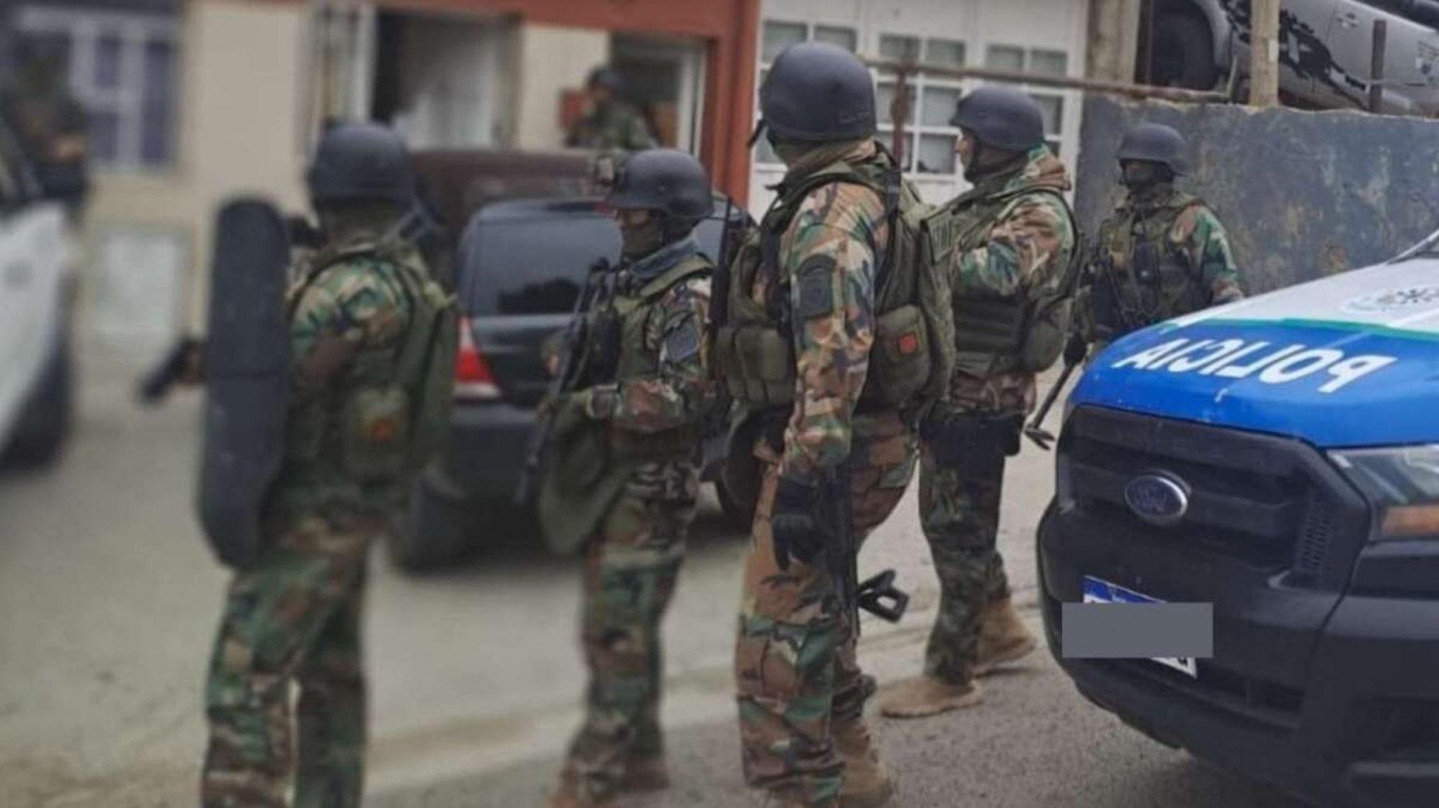 Allanamientos por narcomenudeo en Comodoro: secuestran droga, dinero en efectivo y detienen a un hombre