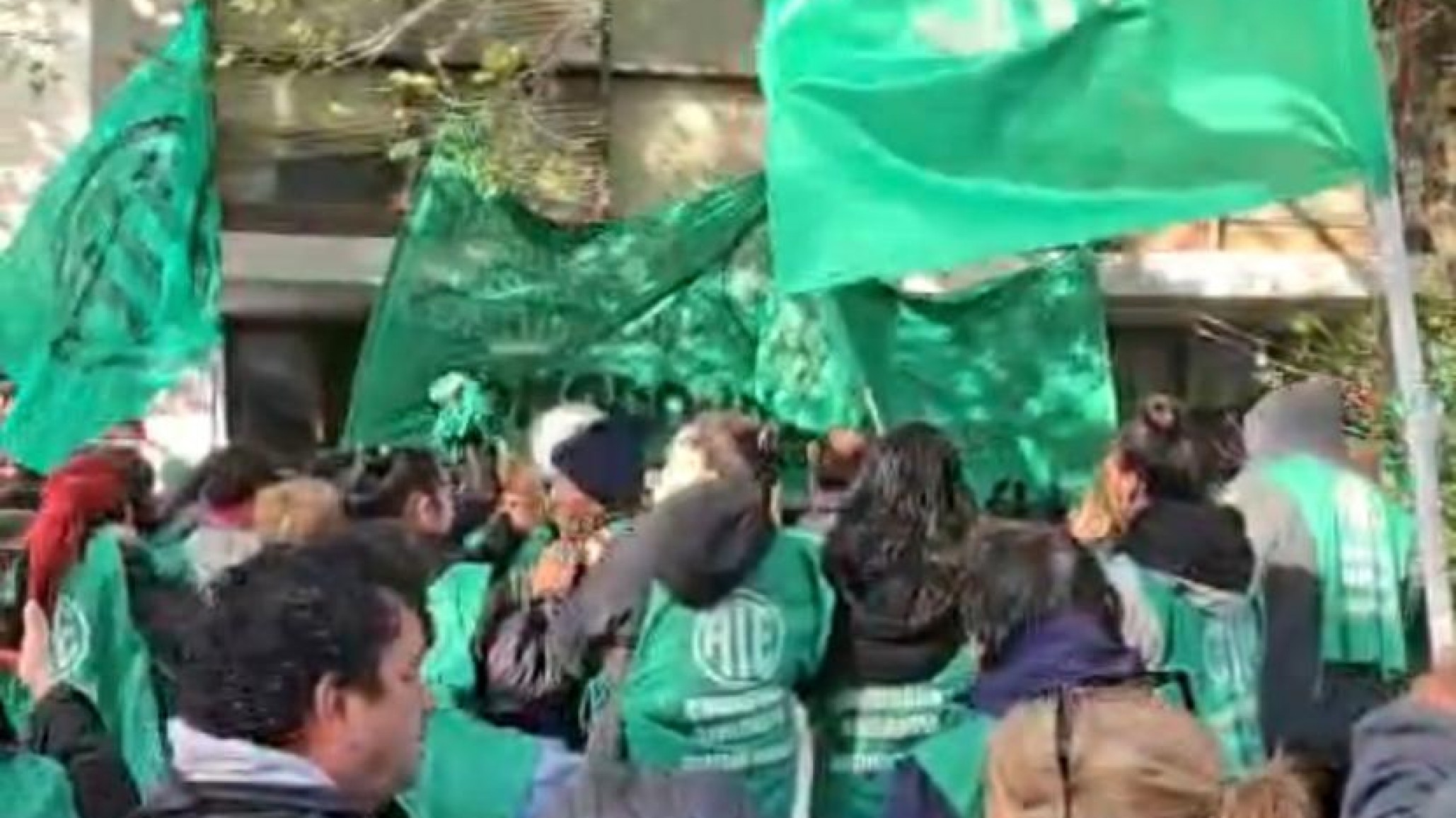 "La gente no llega a fin de mes": fuerte reclamo de estatales en Comodoro