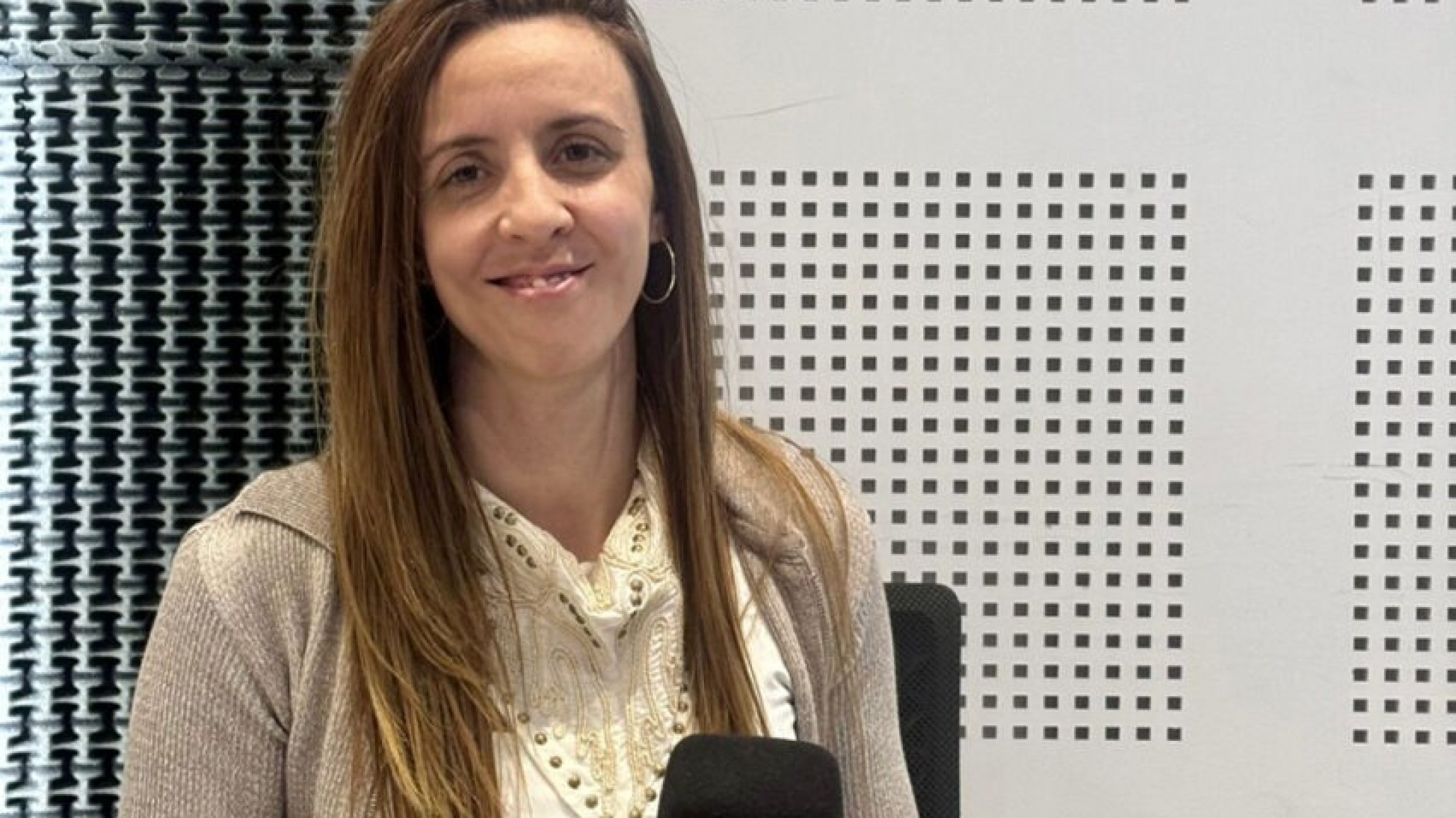 "Podríamos estar ante un yacimiento abandonado": alarma por un derrame de hidrocarburos cerca de viviendas en Comodoro