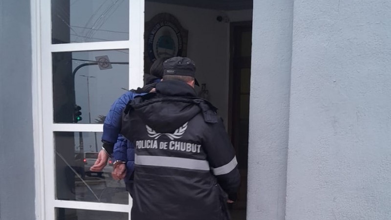 Entró a un local, robó y lo atraparon a las pocas cuadras