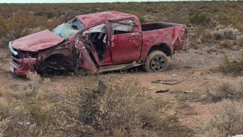Ruta 17: Petroleros iban a festejar el Día del Trabajador, chocaron de frente y uno murió atrapado