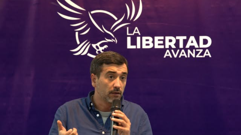 Abuchearon a un senador libertario por votar a favor de la Ley de Glaciares