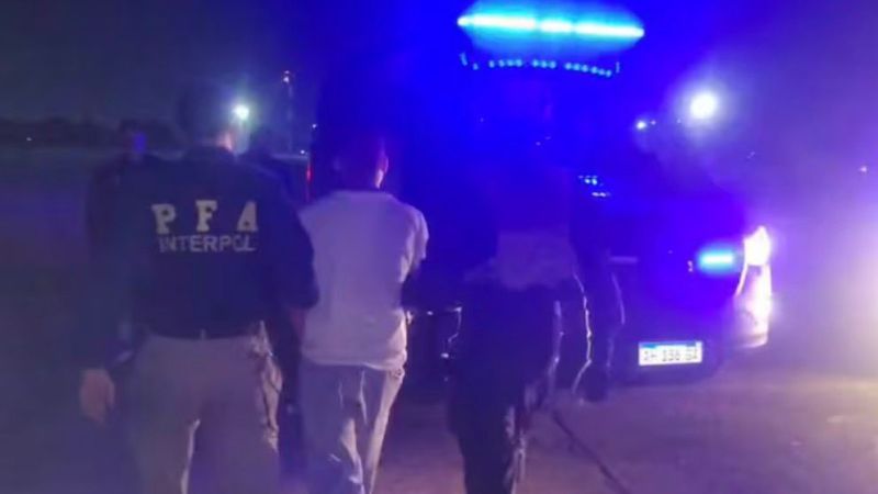 Llegó al país "Pequeño J", acusado de planificar el triple crimen de Florencio Varela