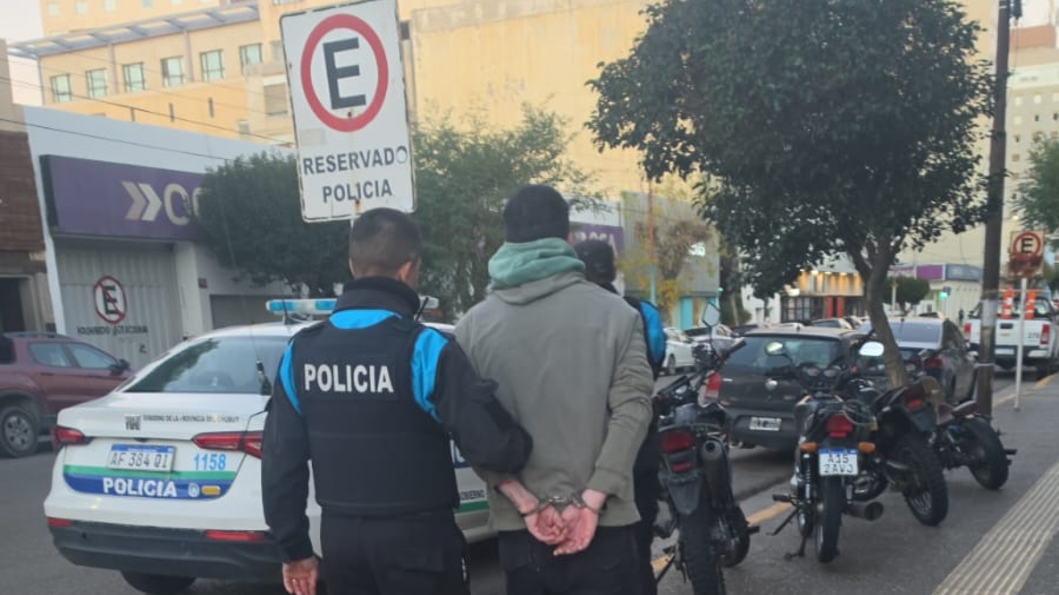 Fue a la comisaría para regularizar su situación y terminó detenido: tenía un pedido de captura