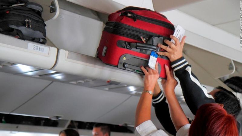 Aerolíneas Argentinas "se vuelve low cost": ya no se podrá llevar carry-on gratis en la tarifa más barata
