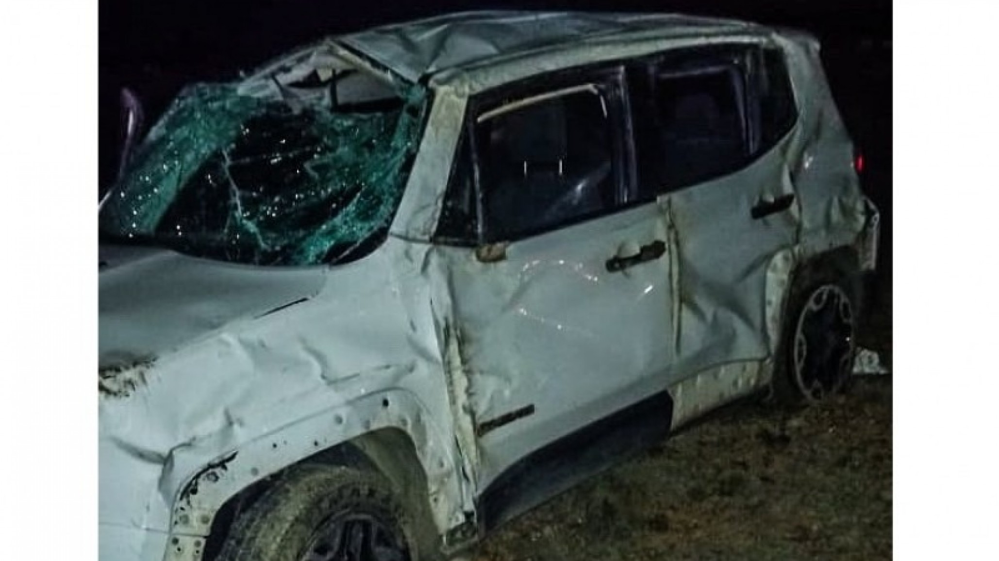 Violento choque y vuelco en Ruta 3: tres personas terminaron hospitalizadas