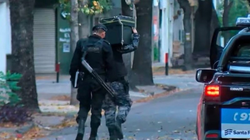 Operativo en Rosario por un paquete sospechoso en una clínica