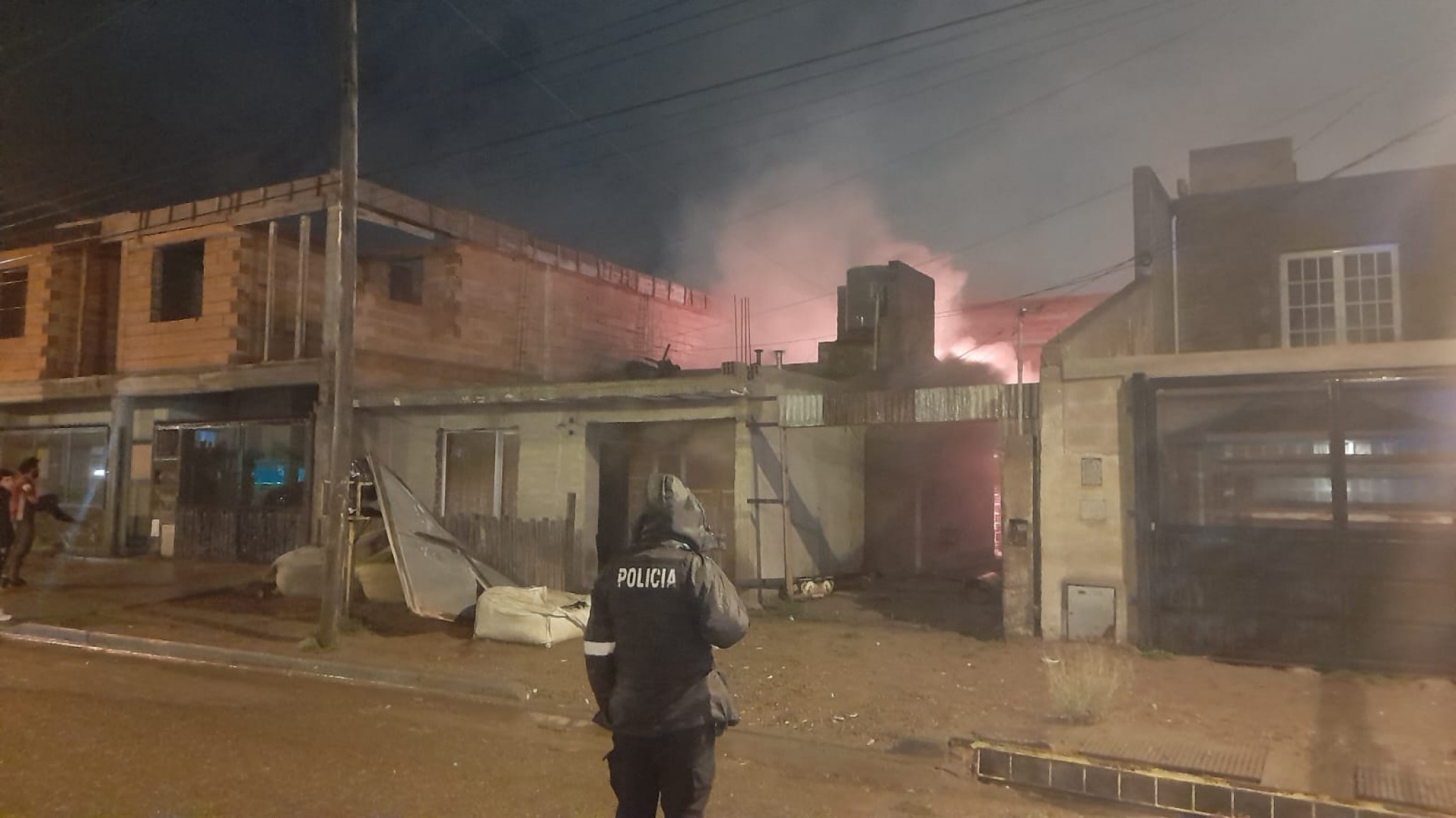Se incendió una casa en la madrugada y debieron intervenir los bomberos