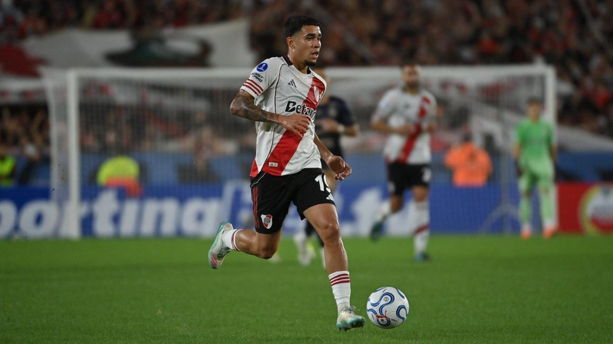 River visita a Carabobo por la Copa Sudamericana: horarios y formaciones
