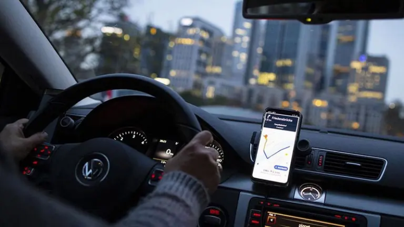 Impulsan una app para taxis en Comodoro y analizan nuevas ordenanzas