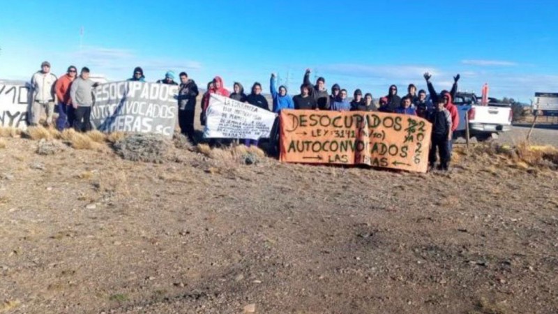 Desocupados de Las Heras reclamaron trabajo y controles sobre el 90/10 minero