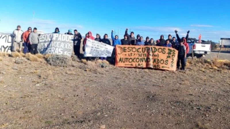 Desocupados de Las Heras reclamaron trabajo y controles sobre el 90/10 minero