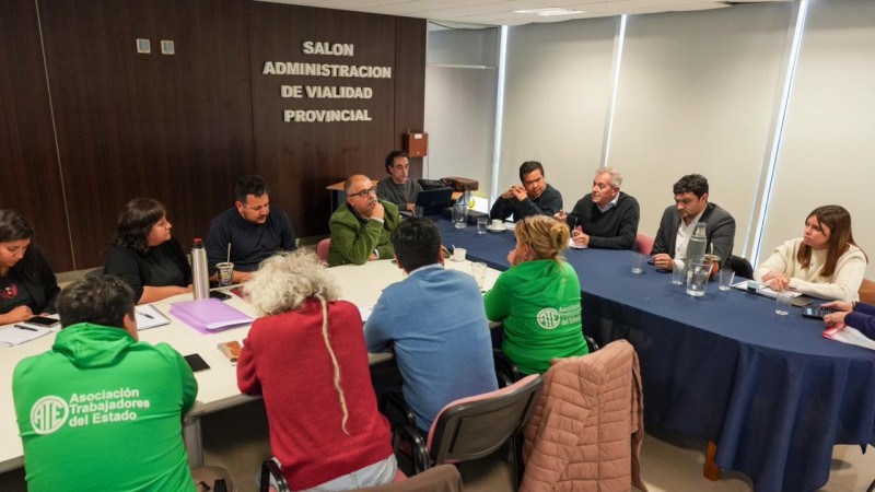La Provincia ofreció una fuerte mejora al básico para los auxiliares de la Educación y una recomposición salarial por encima de la inflación