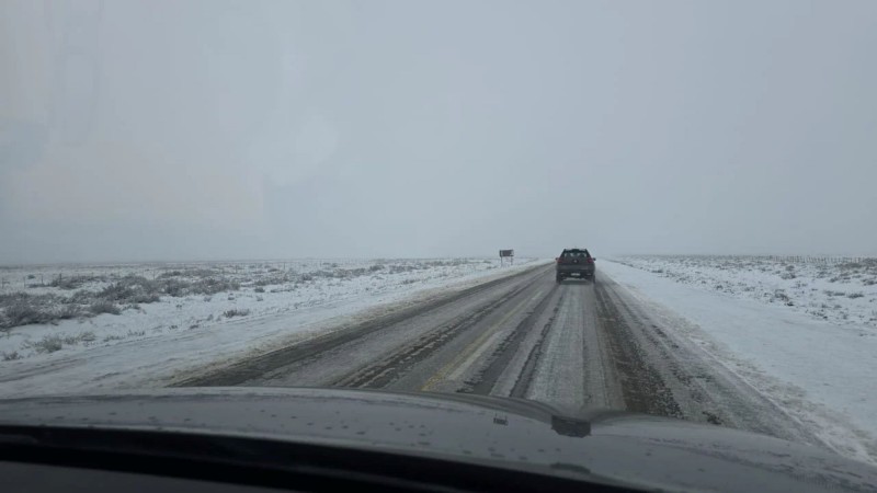 Estado de las rutas en Chubut hoy: nieve, lluvia y escarcha complican la circulación en la Ruta 3