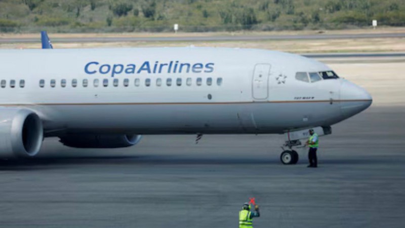 Detuvieron a una pareja acusada de intentar tener relaciones sexuales en un avión que aterrizó en Rosario