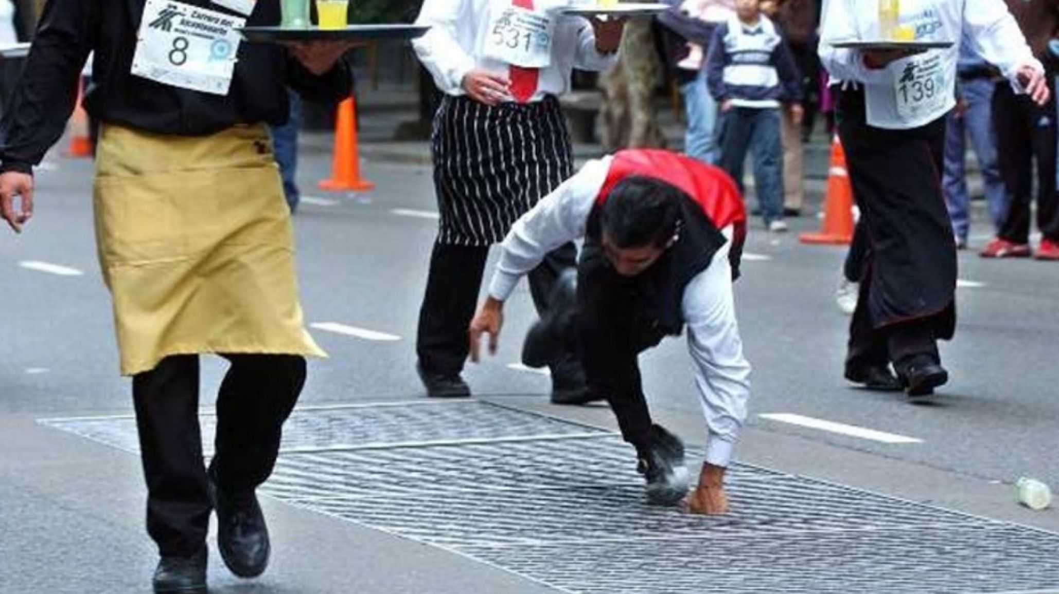 Comodoro se prepara para la tradicional carrera de mozos y camareras: los detalles