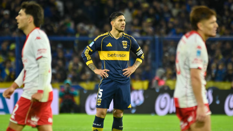Boca perdió con Huracán en La Bombonera y quedó eliminado entre silbidos